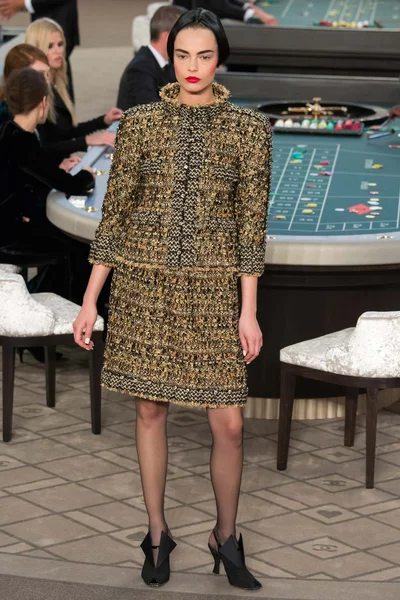 Look 14